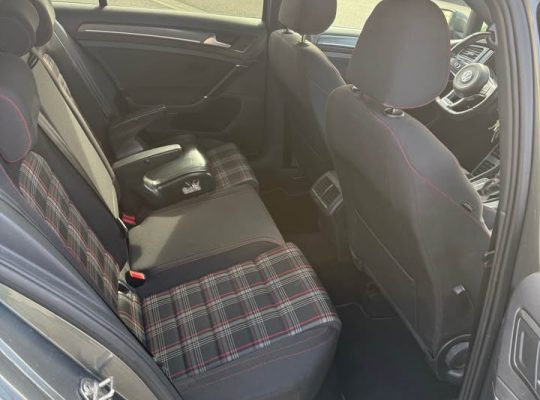 Volkswagen Golf · Hatchback 2019