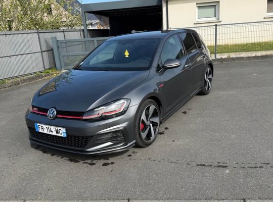 Volkswagen Golf · Hatchback 2019