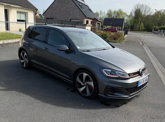 Volkswagen Golf · Hatchback 2019