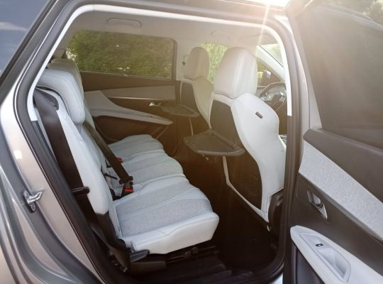 PEUGEOT 5008 2018