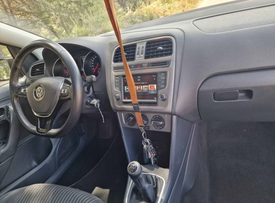 VOLKSWAGEN POLO 1.2 2015