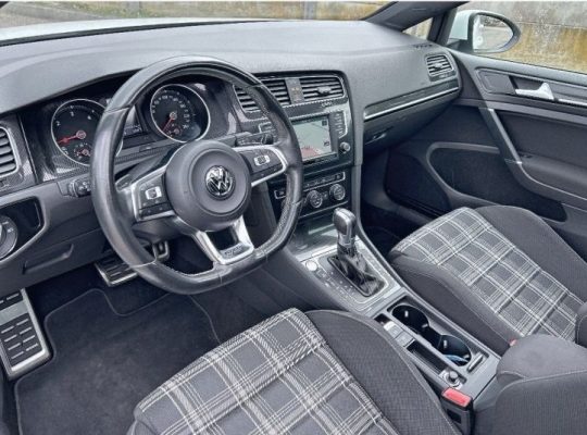 VOLKSWAGEN GOLF VII 2014