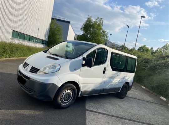 RENAULT TRAFIC PHASE 2 PASSENGER 2012