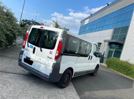 RENAULT TRAFIC PHASE 2 PASSENGER 2012