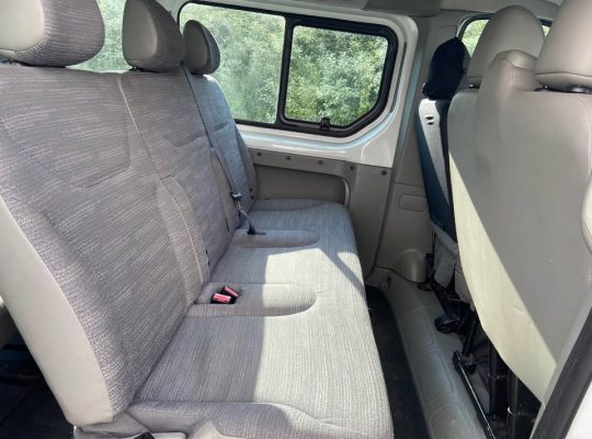 RENAULT TRAFIC PHASE 2 PASSENGER 2012