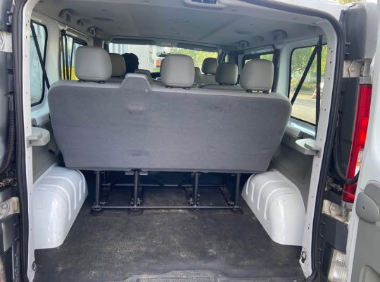 RENAULT TRAFIC PHASE 2 PASSENGER 2012