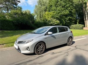 TOYOTA AURIS HYBRIDE 2015