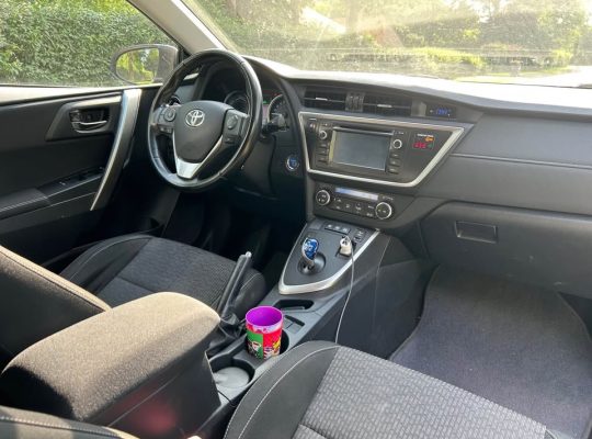 TOYOTA AURIS HYBRIDE 2015